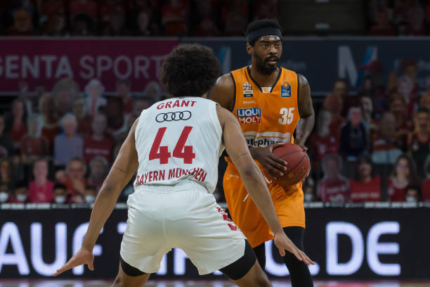 足球作为一 足球作为一