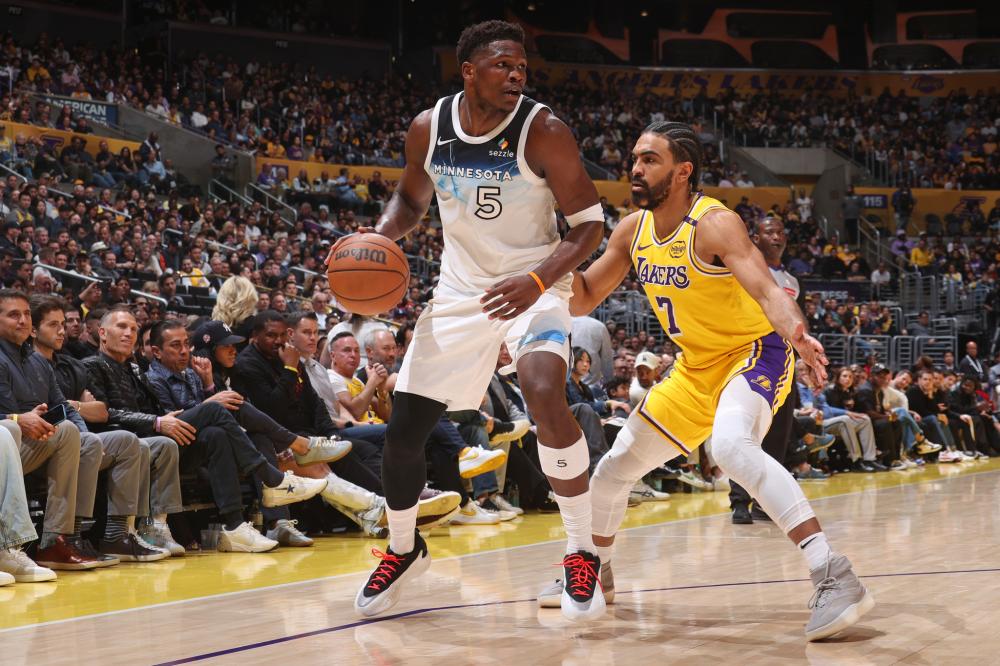 国足球向更 国足球向更