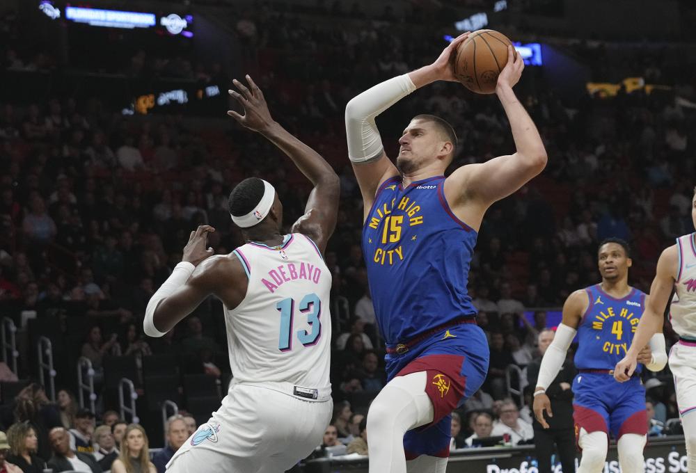 际赛场崭露 际赛场崭露